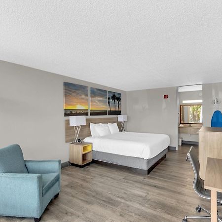 Days Inn By Wyndham Titusville Kennedy Space Center Kültér fotó