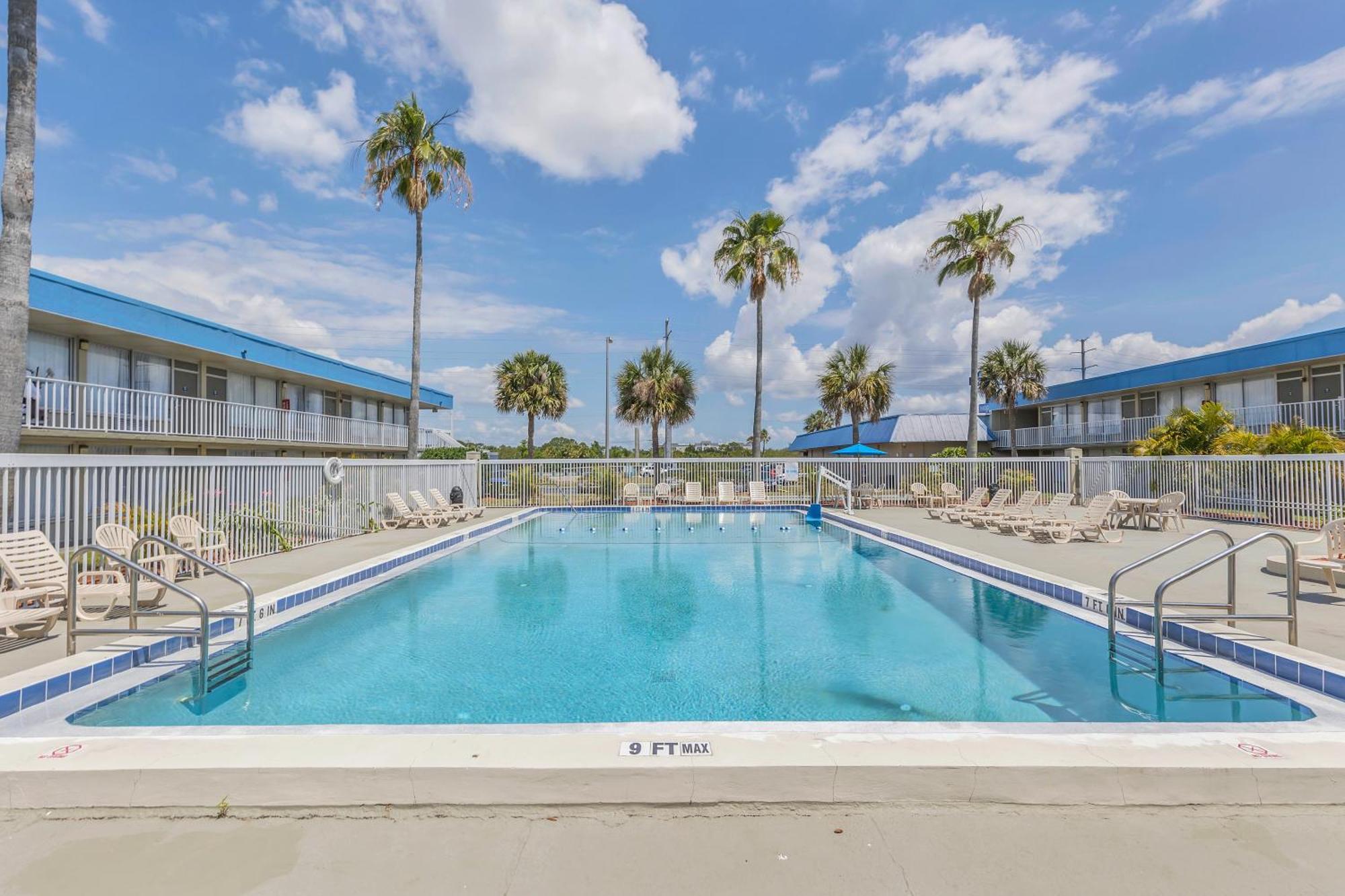 Days Inn By Wyndham Titusville Kennedy Space Center Kültér fotó